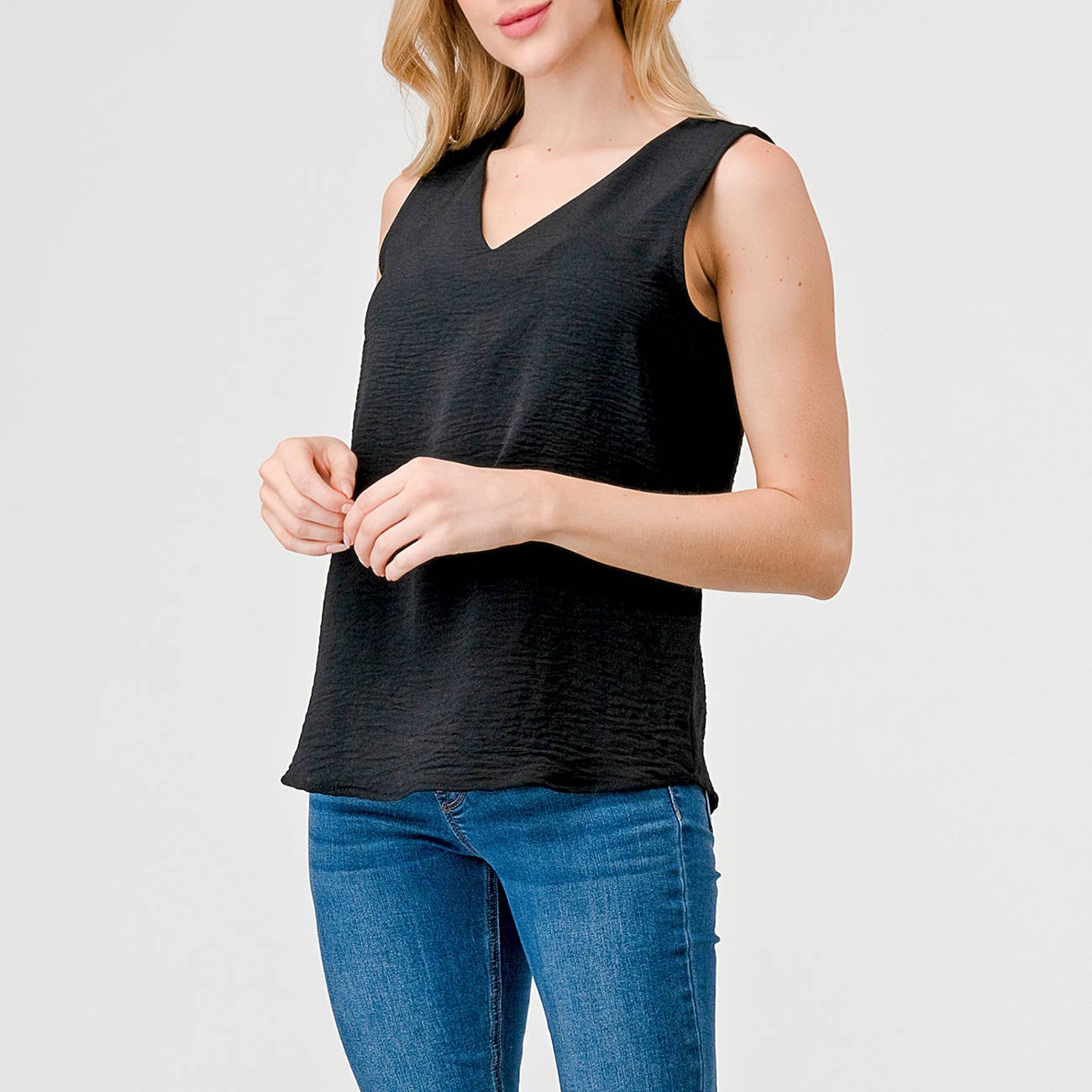 V - neck Sleeveless Woven Top - Black - ApresTenCo